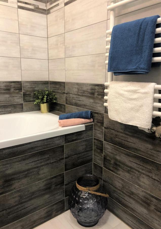 Glamour Apartman Тапольца Экстерьер фото